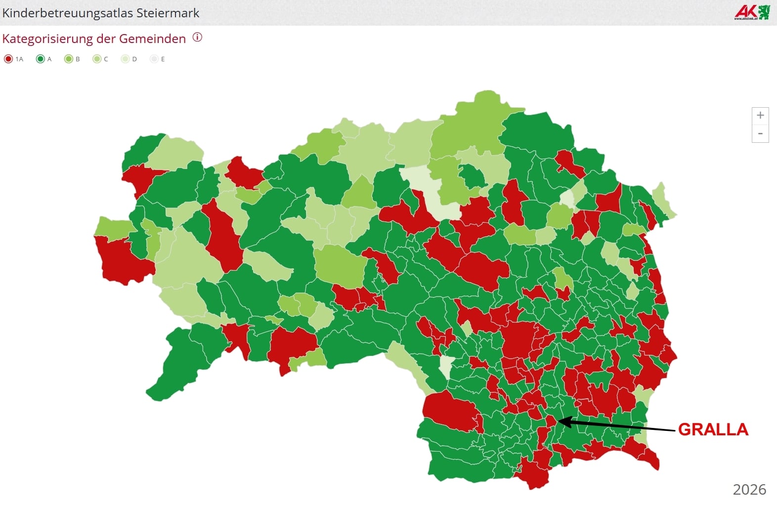 Karte der Steiermark, Österreich, auf der die Gemeinden je nach Kinderbetreuungsangebot farblich gekennzeichnet sind; Gralla ist mit einem Pfeil markiert.